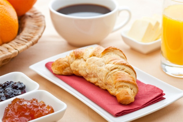 continental-breakfast-kieu-phap